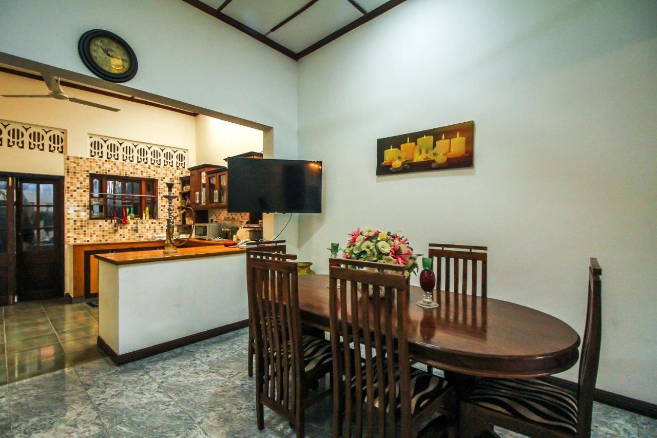 Leo'S Home Stay Dehiwala-Mount Lavinia Ngoại thất bức ảnh