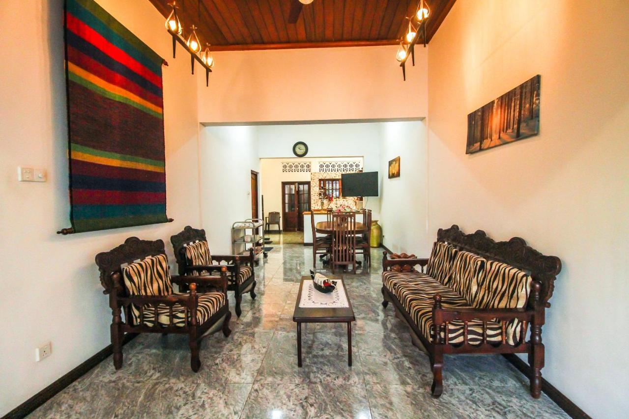 Leo'S Home Stay Dehiwala-Mount Lavinia Ngoại thất bức ảnh